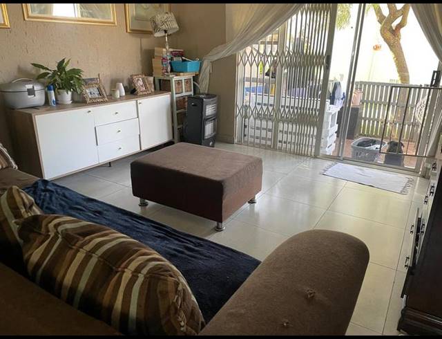 2 BEDROOM PROPERTY TO RENT IN GREENSTONE HILL